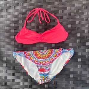 Billabong Bikini with matching cropped rash guard!